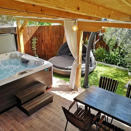 Vespa & Jacuzzi Spalato