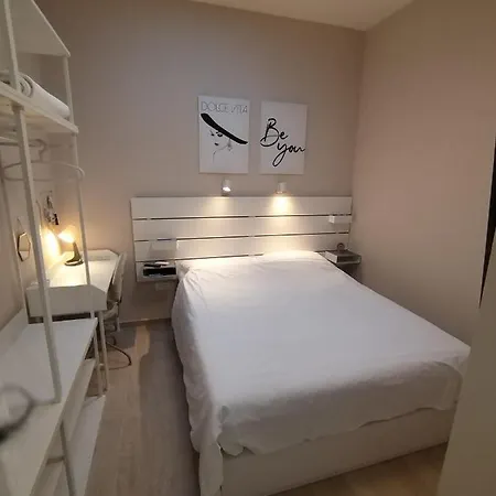 Vespa & Jacuzzi Apartman *