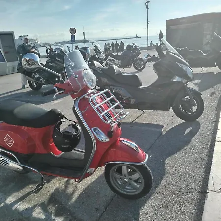 Vespa & Jacuzzi * Split